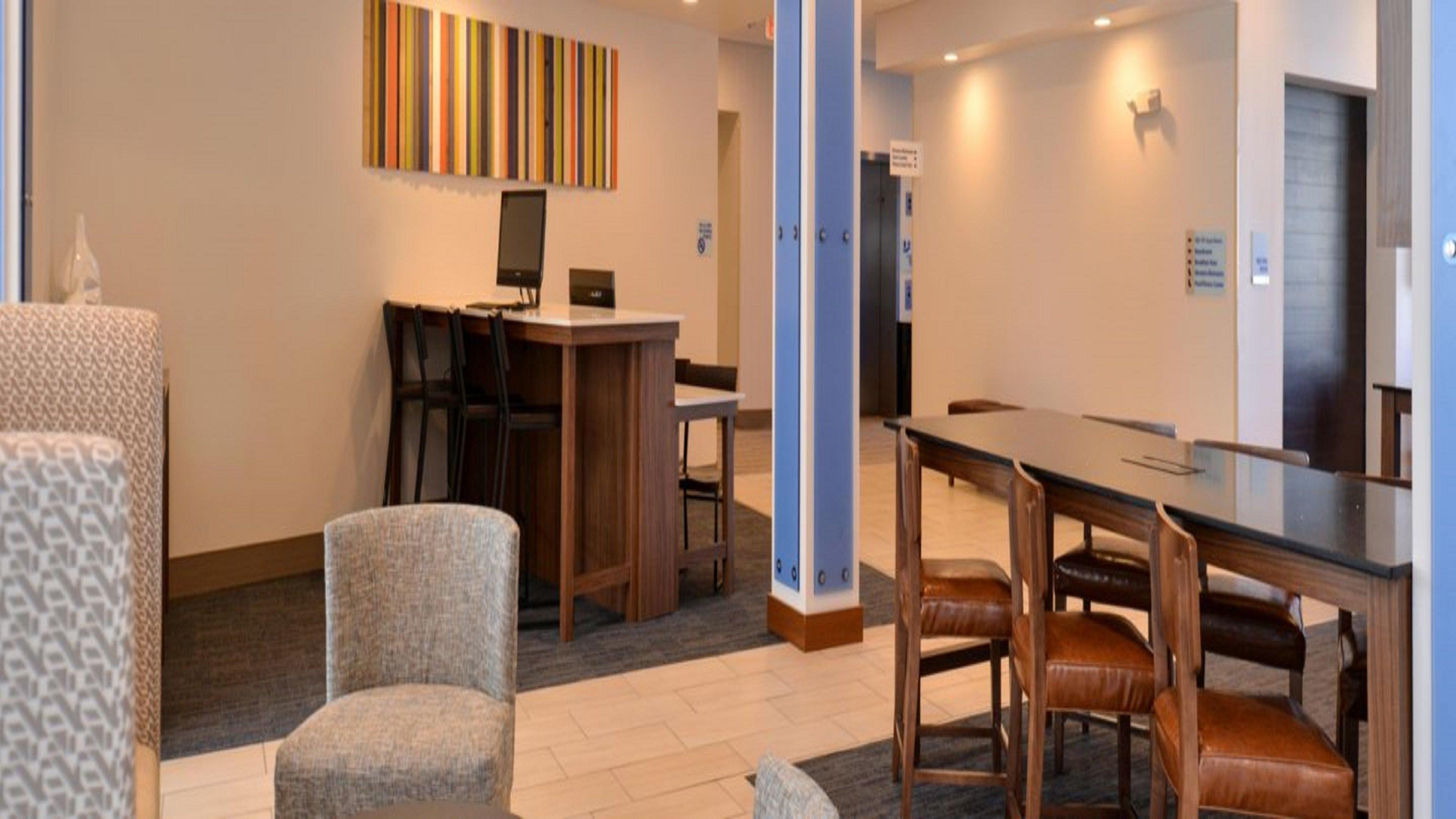 Holiday Inn Express & Suites - Southgate - Detroit Area, An Ihg Hotel Exterior photo