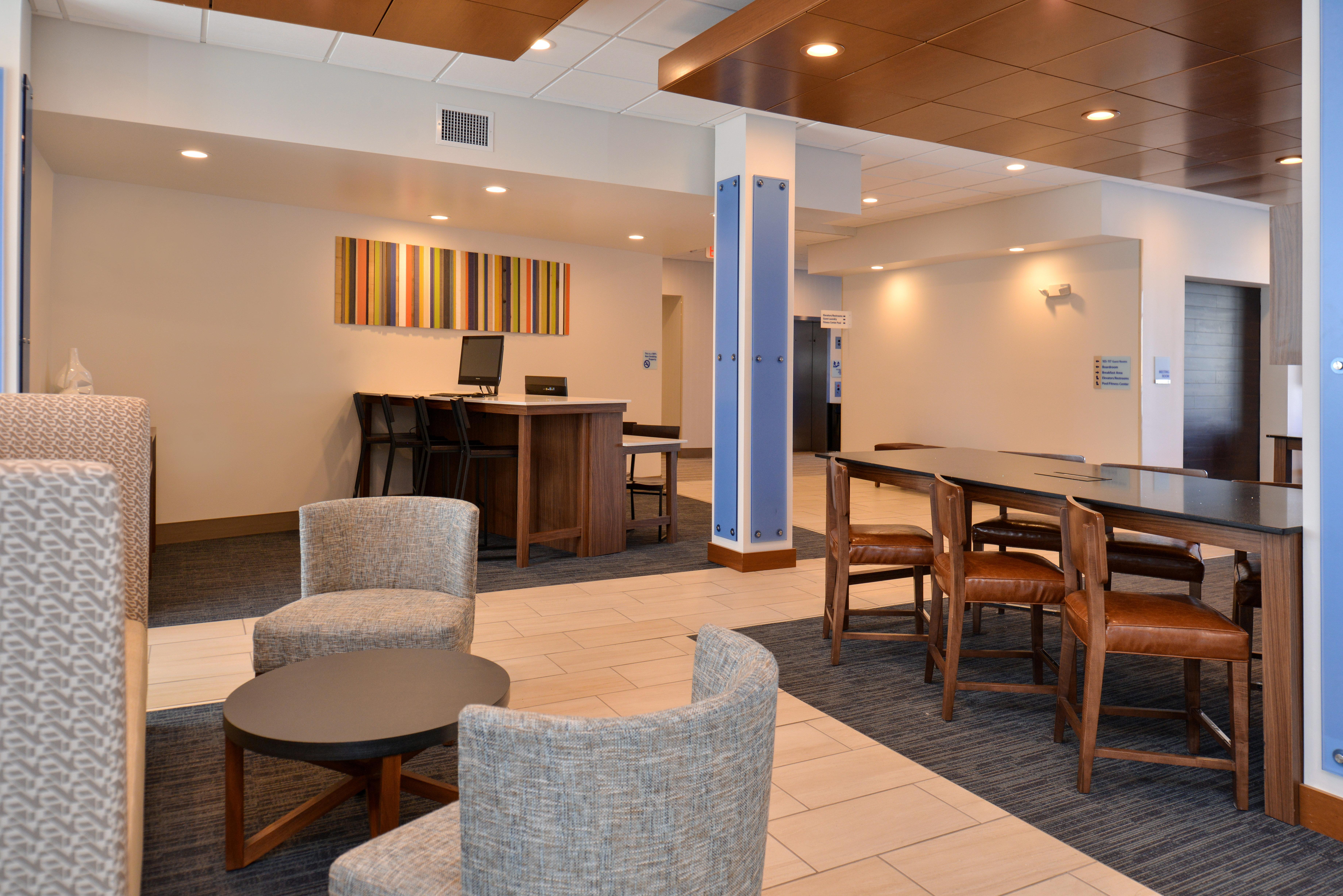 Holiday Inn Express & Suites - Southgate - Detroit Area, An Ihg Hotel Exterior photo